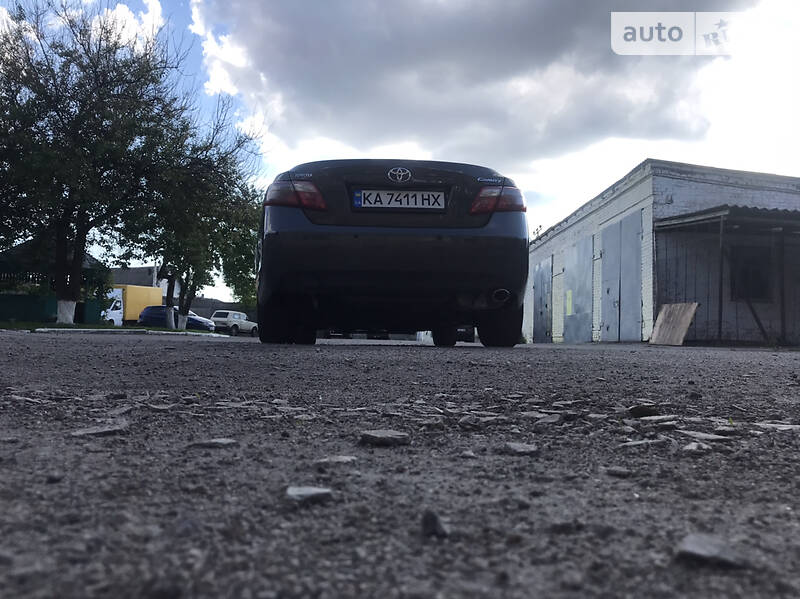 Седан Toyota Camry 2007 в Киеве