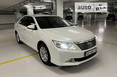 Седан Toyota Camry 2013 в Киеве