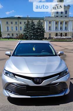 Седан Toyota Camry 2019 в Хмельницькому