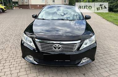 Седан Toyota Camry 2012 в Виннице