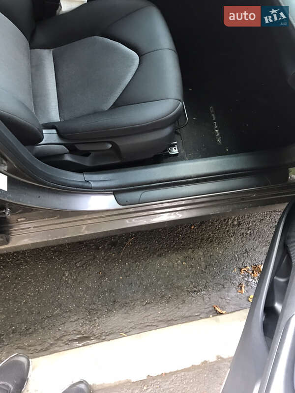 Седан Toyota Camry 2018 в Кривому Розі