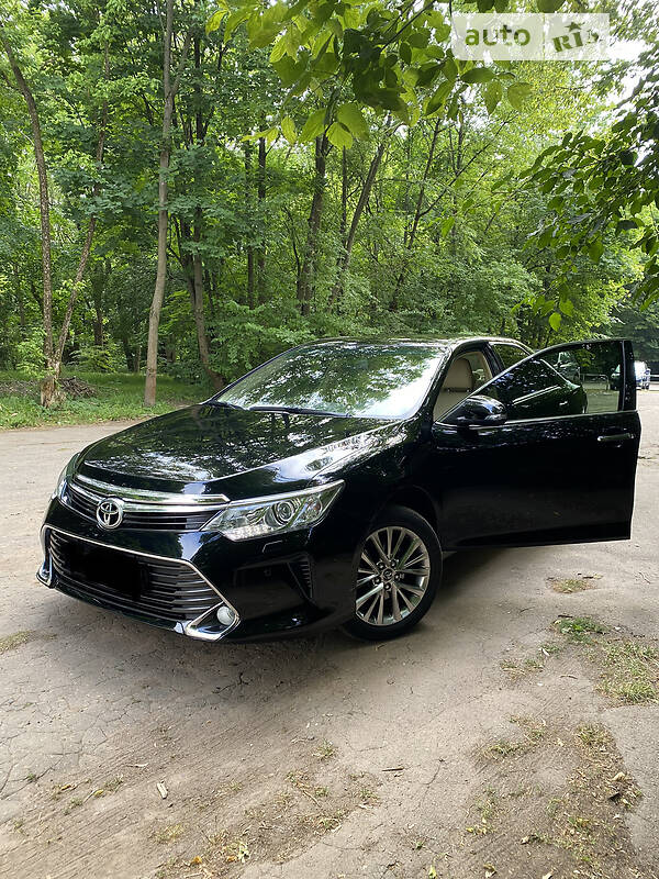 Седан Toyota Camry 2016 в Львові
