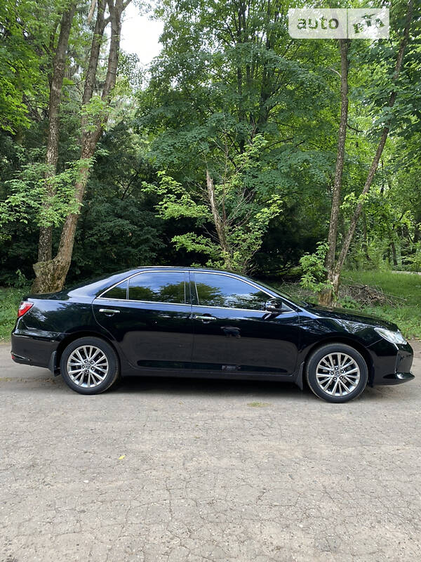 Седан Toyota Camry 2016 в Львові