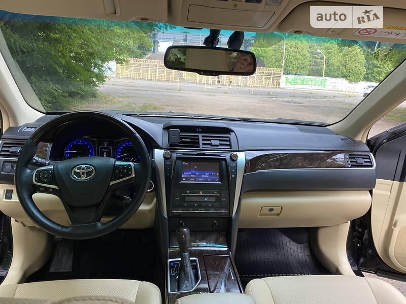 Седан Toyota Camry 2016 в Львові