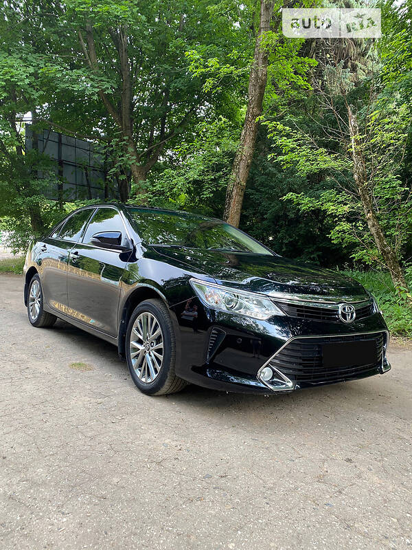Седан Toyota Camry 2016 в Львові
