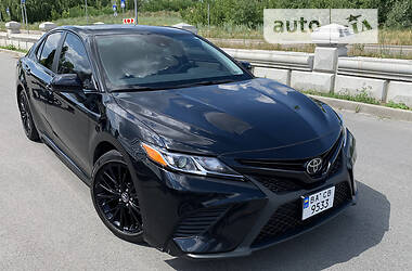 Седан Toyota Camry 2019 в Львові