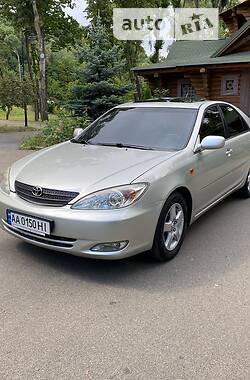 Седан Toyota Camry 2004 в Киеве