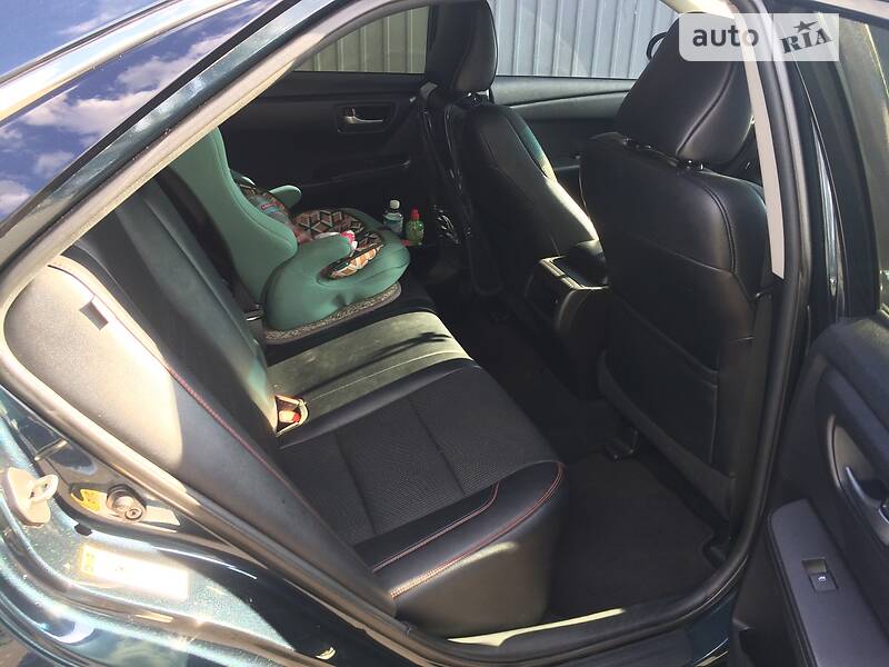 Седан Toyota Camry 2016 в Києві