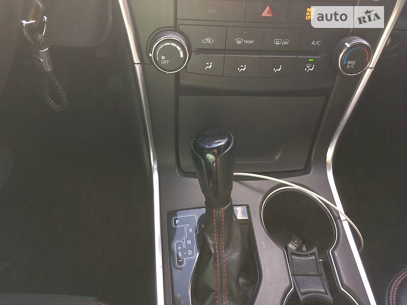 Седан Toyota Camry 2016 в Києві