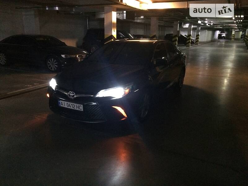 Седан Toyota Camry 2016 в Києві