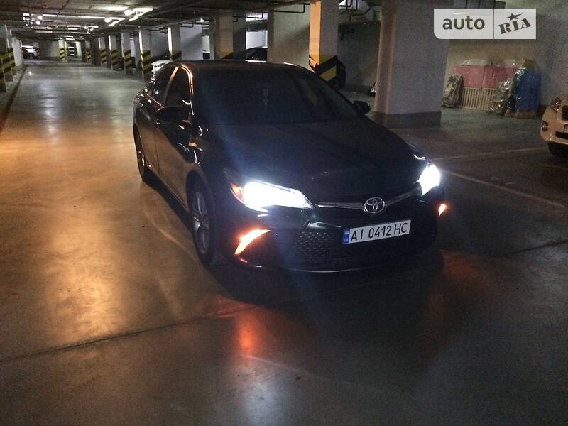 Седан Toyota Camry 2016 в Києві
