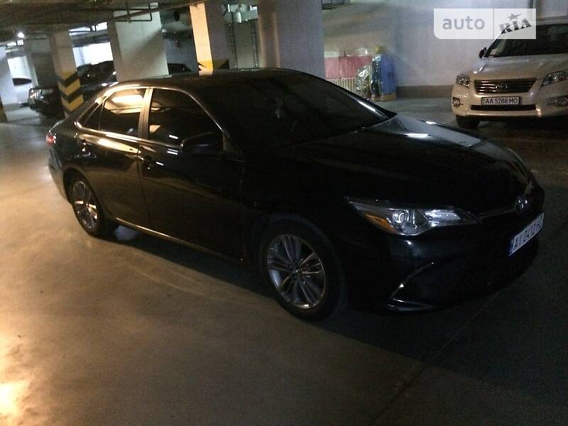 Седан Toyota Camry 2016 в Києві