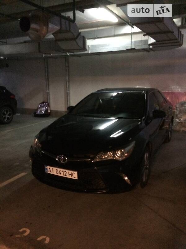 Седан Toyota Camry 2016 в Києві