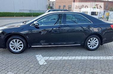 Седан Toyota Camry 2014 в Черновцах