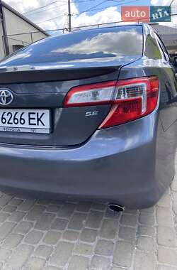 Седан Toyota Camry 2014 в Тернополе