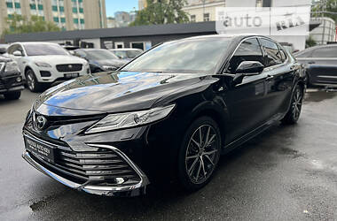 Седан Toyota Camry 2021 в Киеве