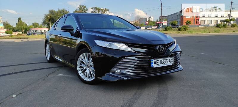 Седан Toyota Camry 2017 в Кривом Роге