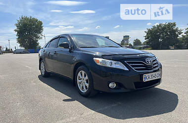 Седан Toyota Camry 2011 в Киеве