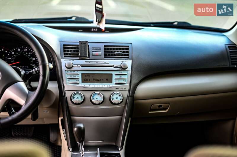 Седан Toyota Camry 2006 в Сумах