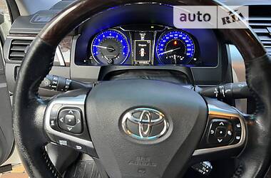 Седан Toyota Camry 2015 в 
