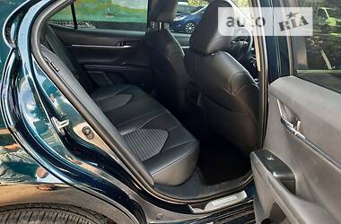 Седан Toyota Camry 2019 в 