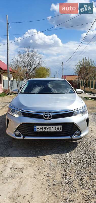 Седан Toyota Camry 2016 в Одессе