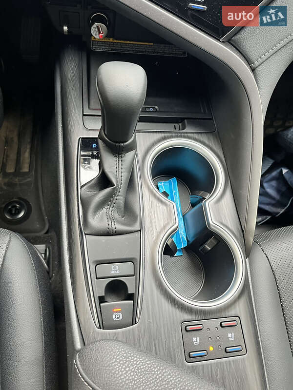 Седан Toyota Camry 2021 в Кривом Роге