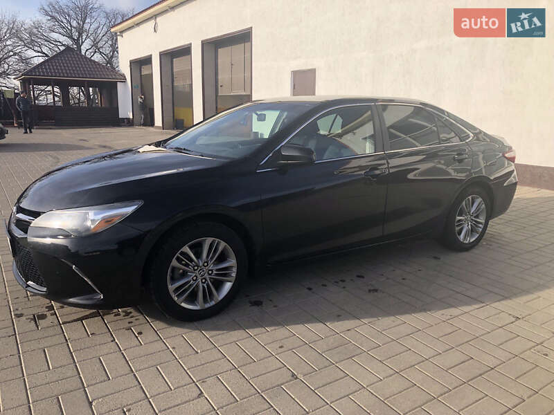 Седан Toyota Camry 2015 в Вознесенську