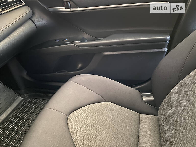 Седан Toyota Camry 2020 в Николаеве