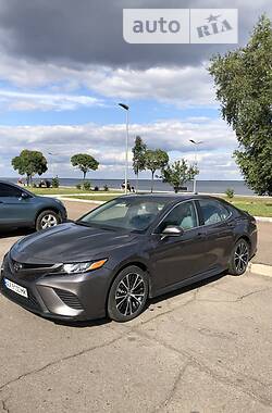 Седан Toyota Camry 2020 в Киеве