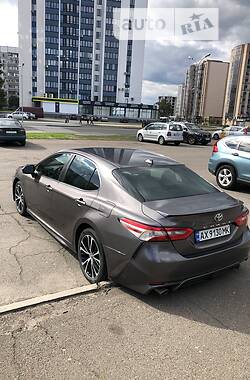 Седан Toyota Camry 2020 в Киеве