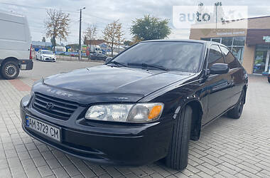 Седан Toyota Camry 2000 в Житомире