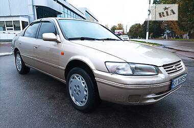 Седан Toyota Camry 1997 в Прилуках