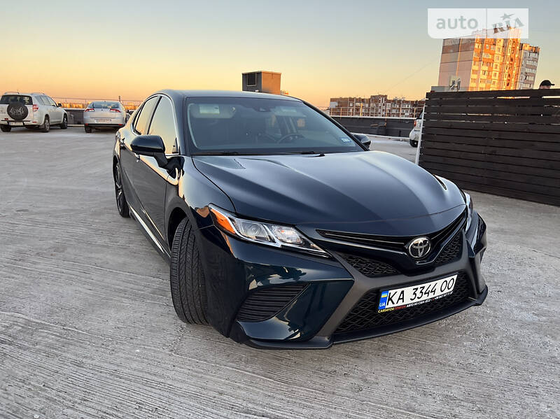 Седан Toyota Camry 2018 в 