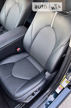 Седан Toyota Camry 2018 в 