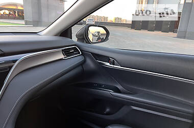 Седан Toyota Camry 2018 в 