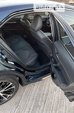 Седан Toyota Camry 2018 в 