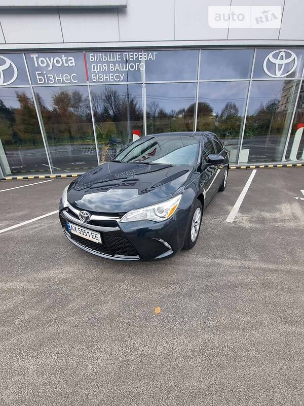 Седан Toyota Camry 2016 в Харкові