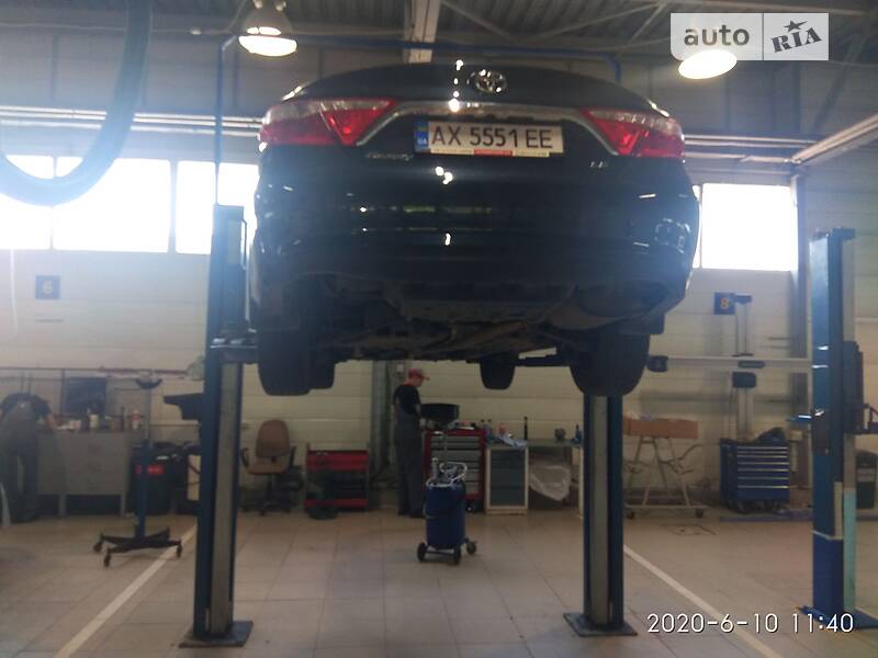 Седан Toyota Camry 2016 в Харкові