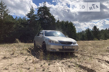 Седан Toyota Camry 2004 в Дніпрі