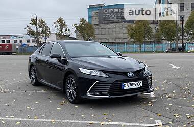Седан Toyota Camry 2021 в 