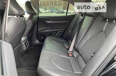 Седан Toyota Camry 2021 в 
