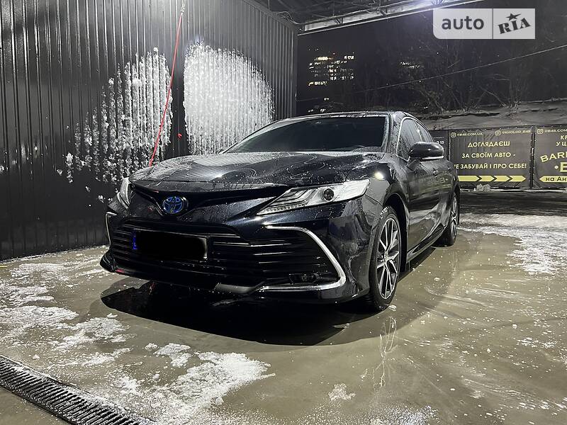 Седан Toyota Camry 2021 в Киеве
