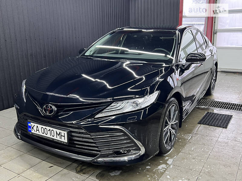 Седан Toyota Camry 2021 в Києві