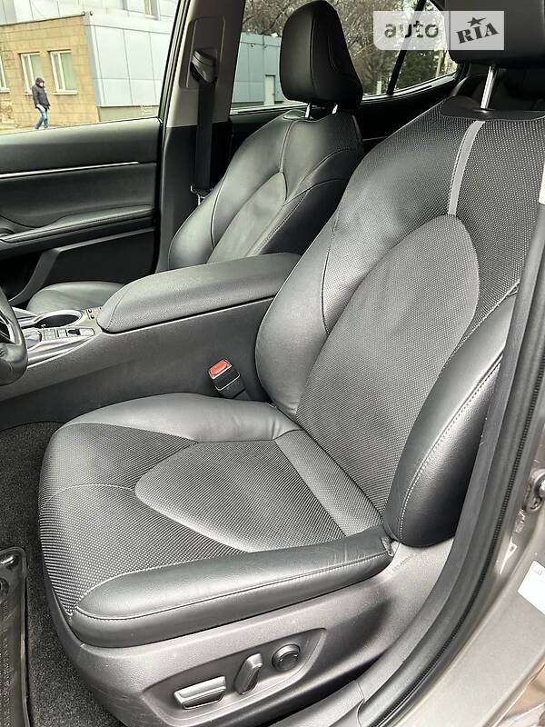 Седан Toyota Camry 2021 в Каменском