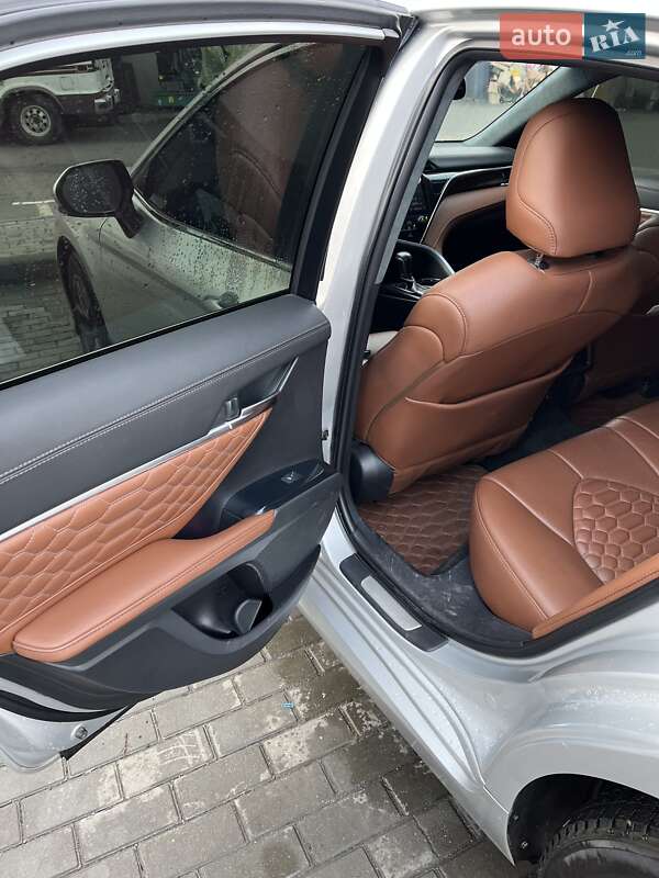 Седан Toyota Camry 2018 в Києві