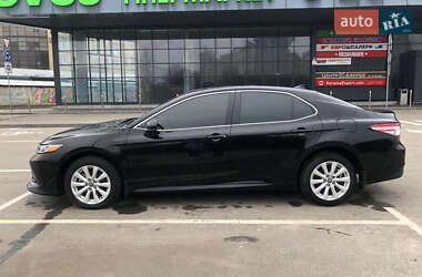 Седан Toyota Camry 2020 в Києві