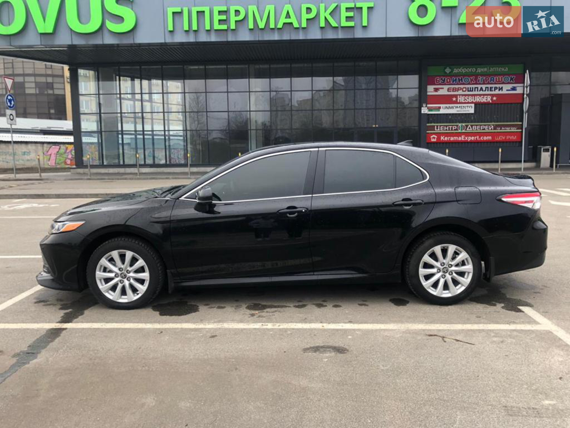 2020 Toyota Camry - мініатюра 2