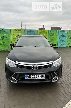Седан Toyota Camry 2016 в Виннице