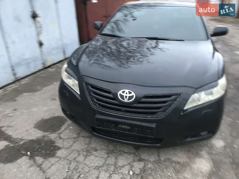 Седан Toyota Camry 2007 в Днепре